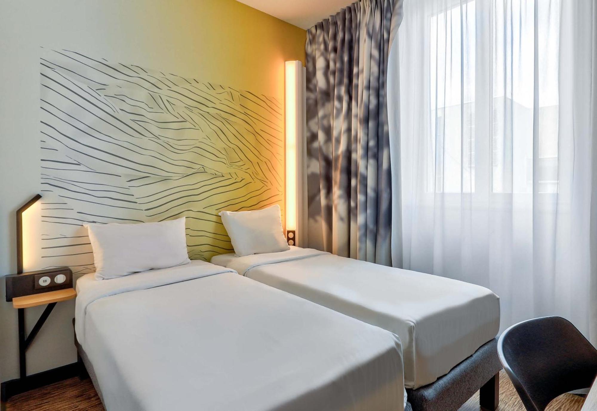 Twin Room,435451503:JPEG